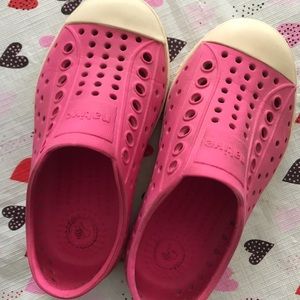 Native shoes size 8